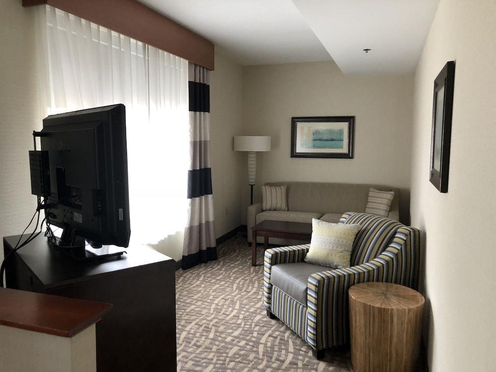 Wyndham Garden Buffalo Downtown Exterior photo