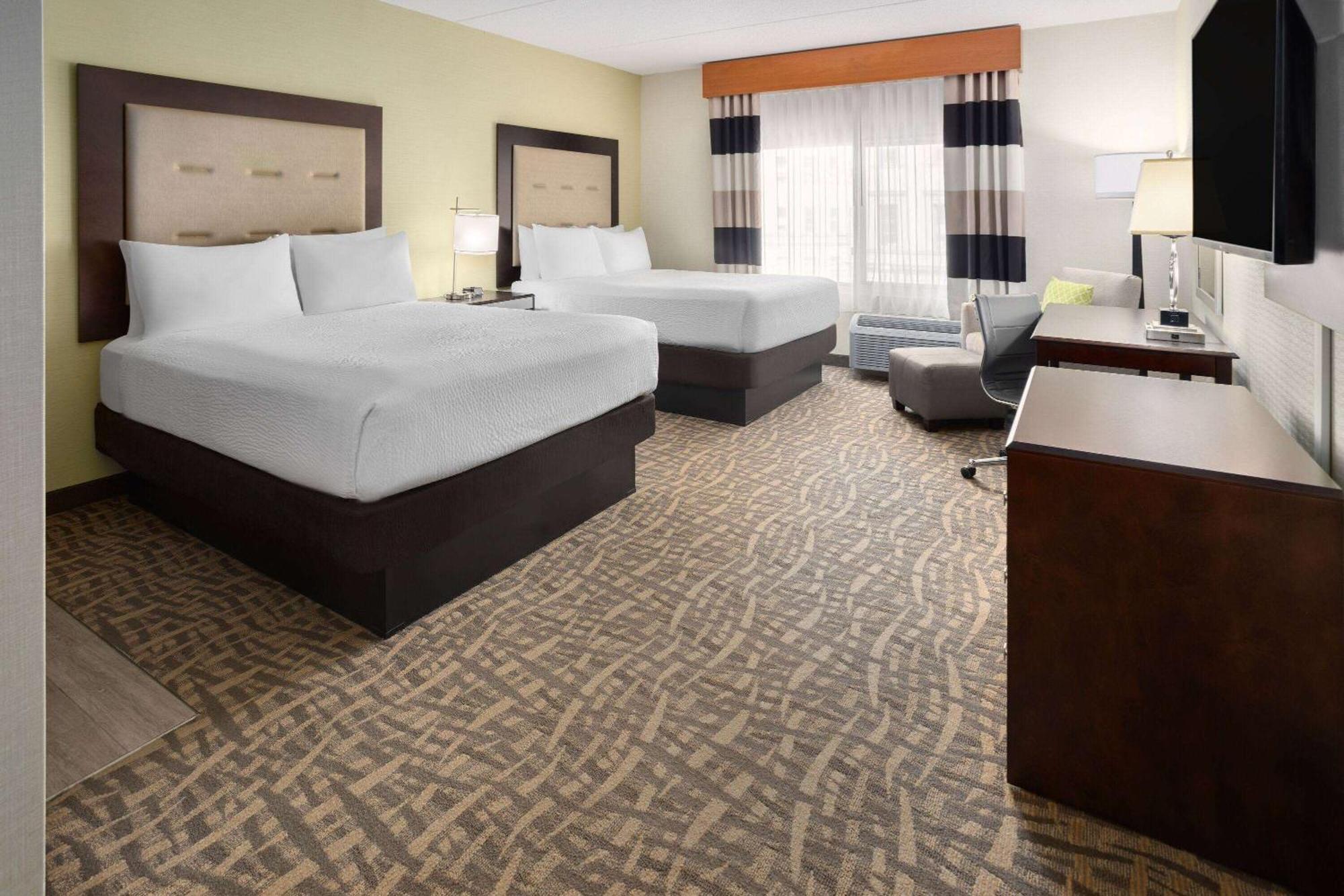 Wyndham Garden Buffalo Downtown Exterior photo