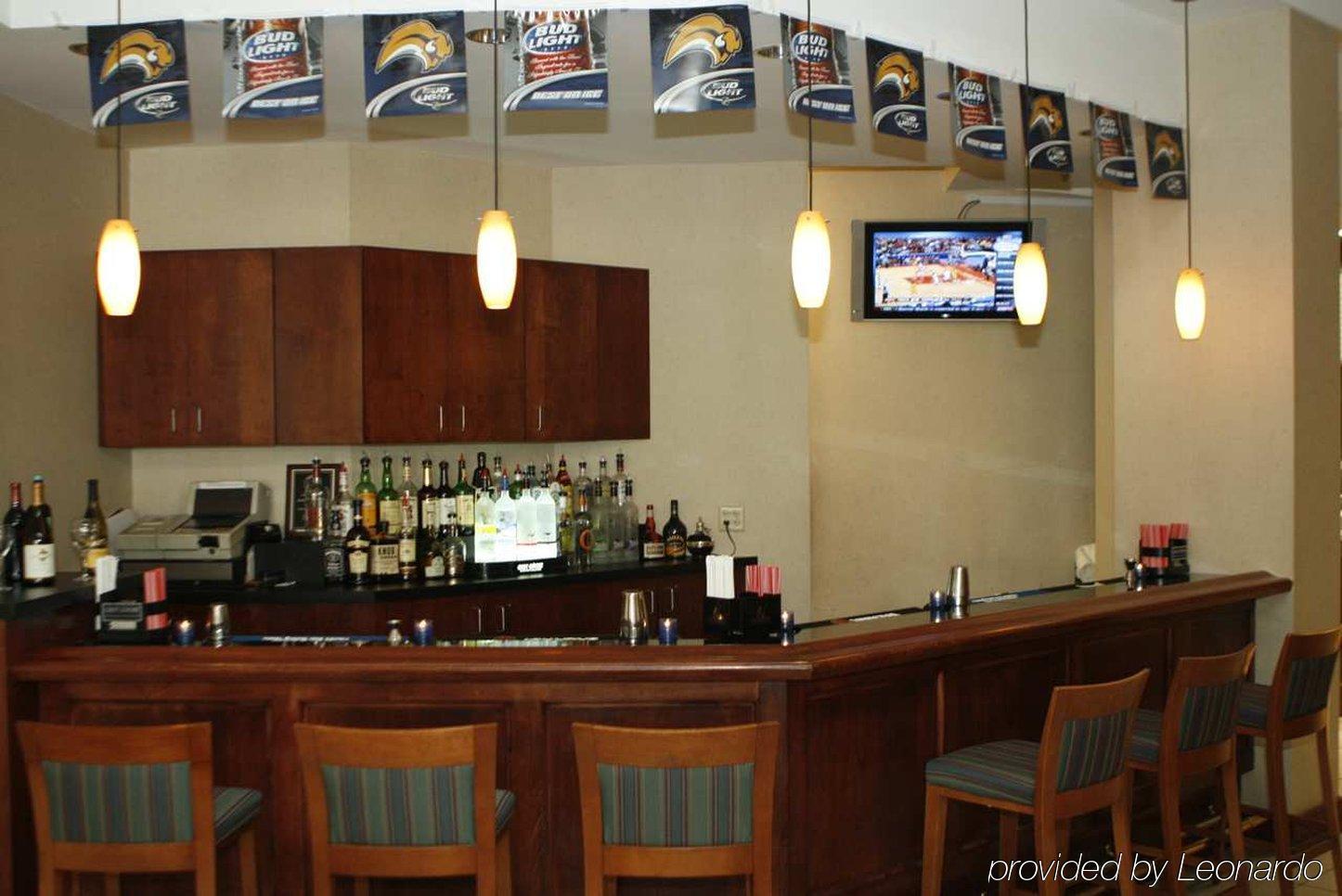 Wyndham Garden Buffalo Downtown Restaurant photo