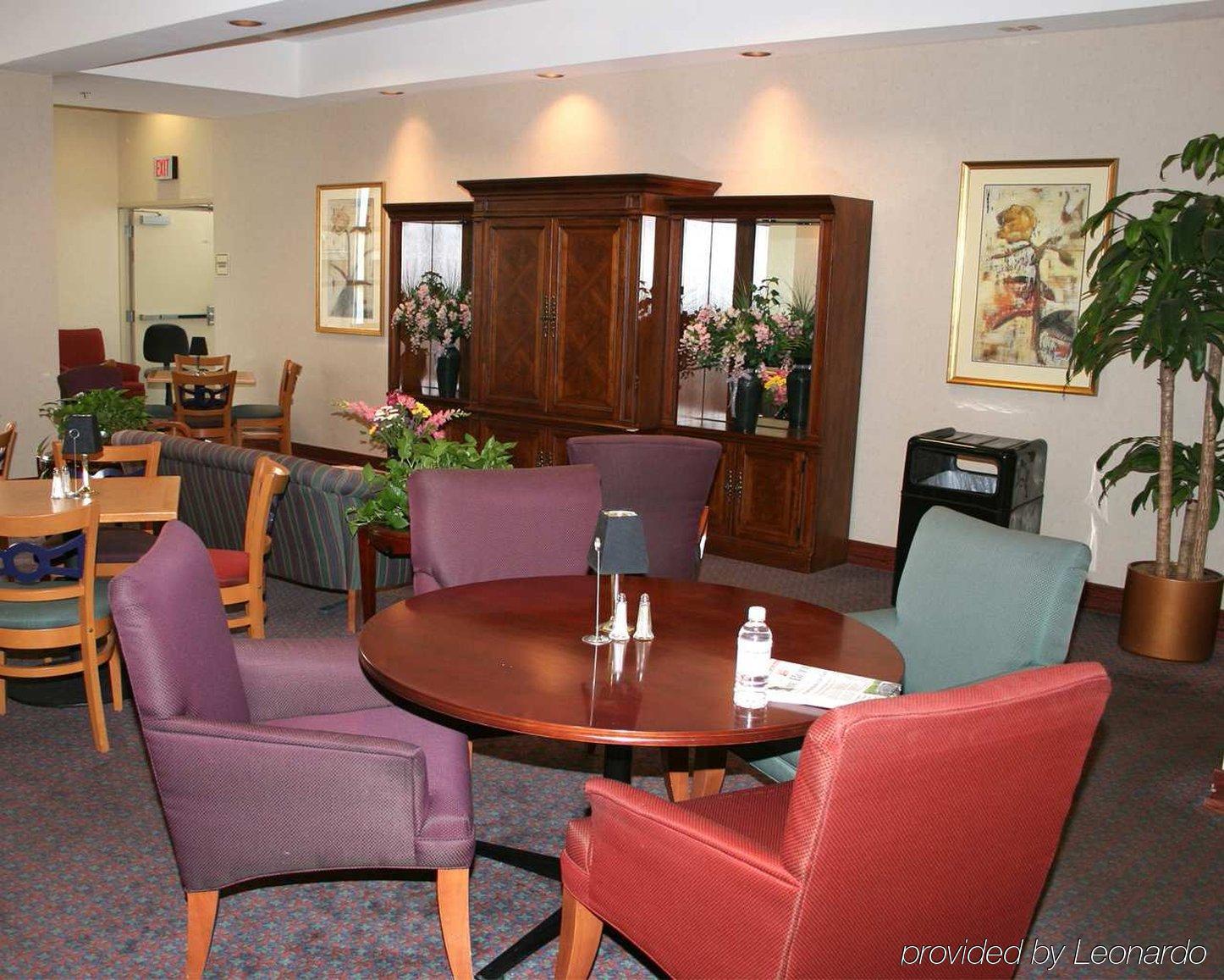 Wyndham Garden Buffalo Downtown Restaurant photo