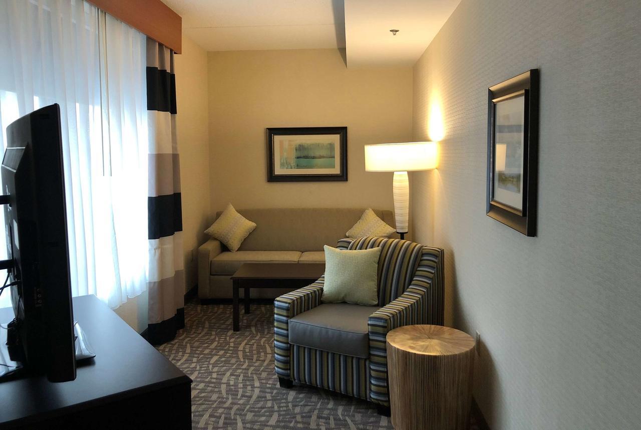 Wyndham Garden Buffalo Downtown Exterior photo