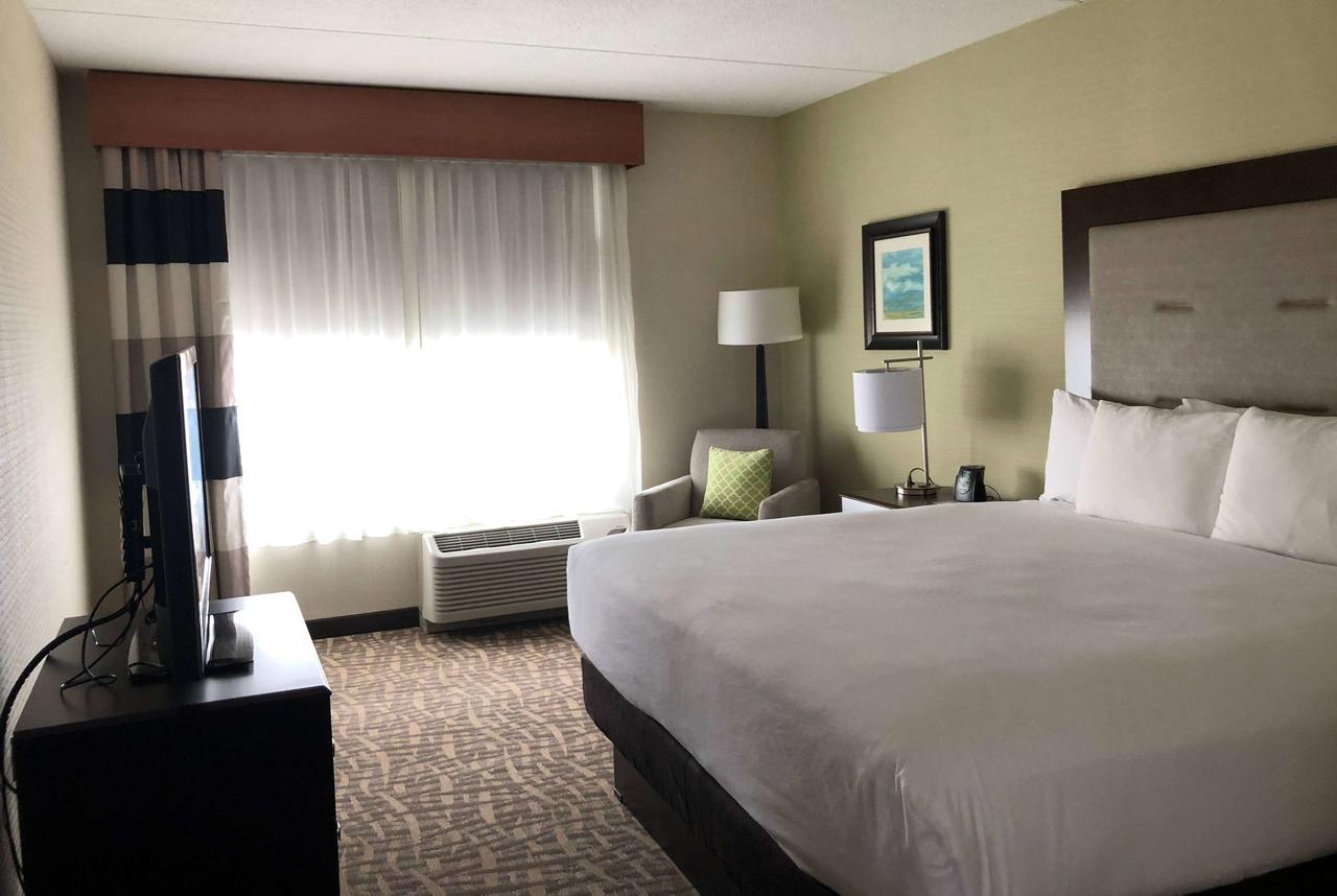 Wyndham Garden Buffalo Downtown Exterior photo