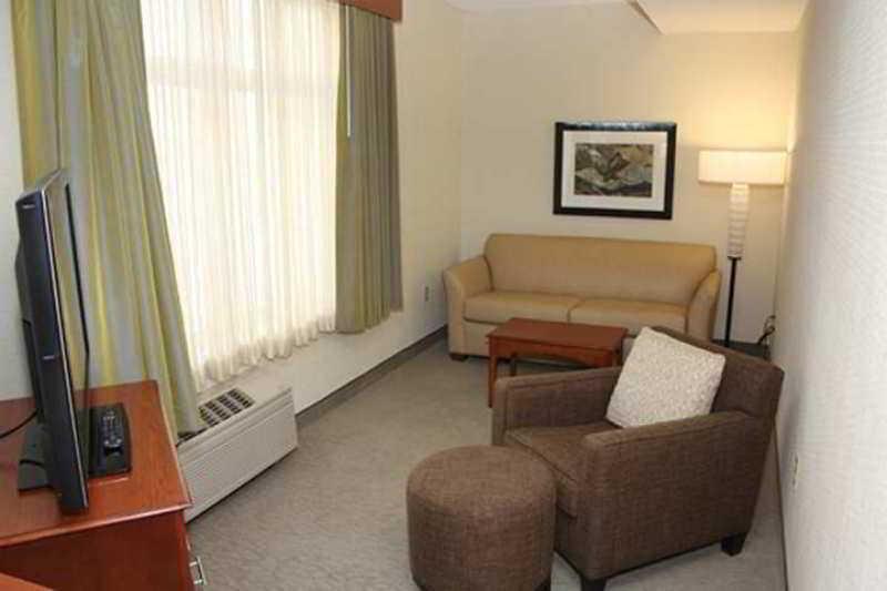 Wyndham Garden Buffalo Downtown Exterior photo